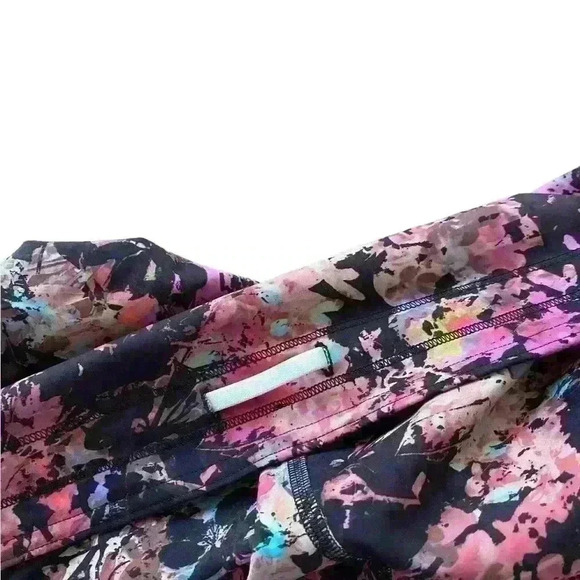 Lululemon Base Pace High-Rise Tight 25" Size‎ 12
Stencil Blossom Red Multi - Picture 9 of 10